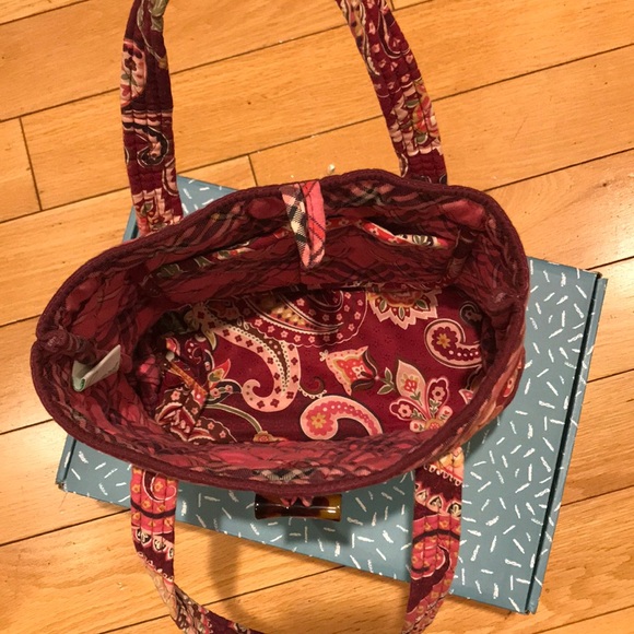 Cute Vera bag! 😊 - Picture 2 of 2